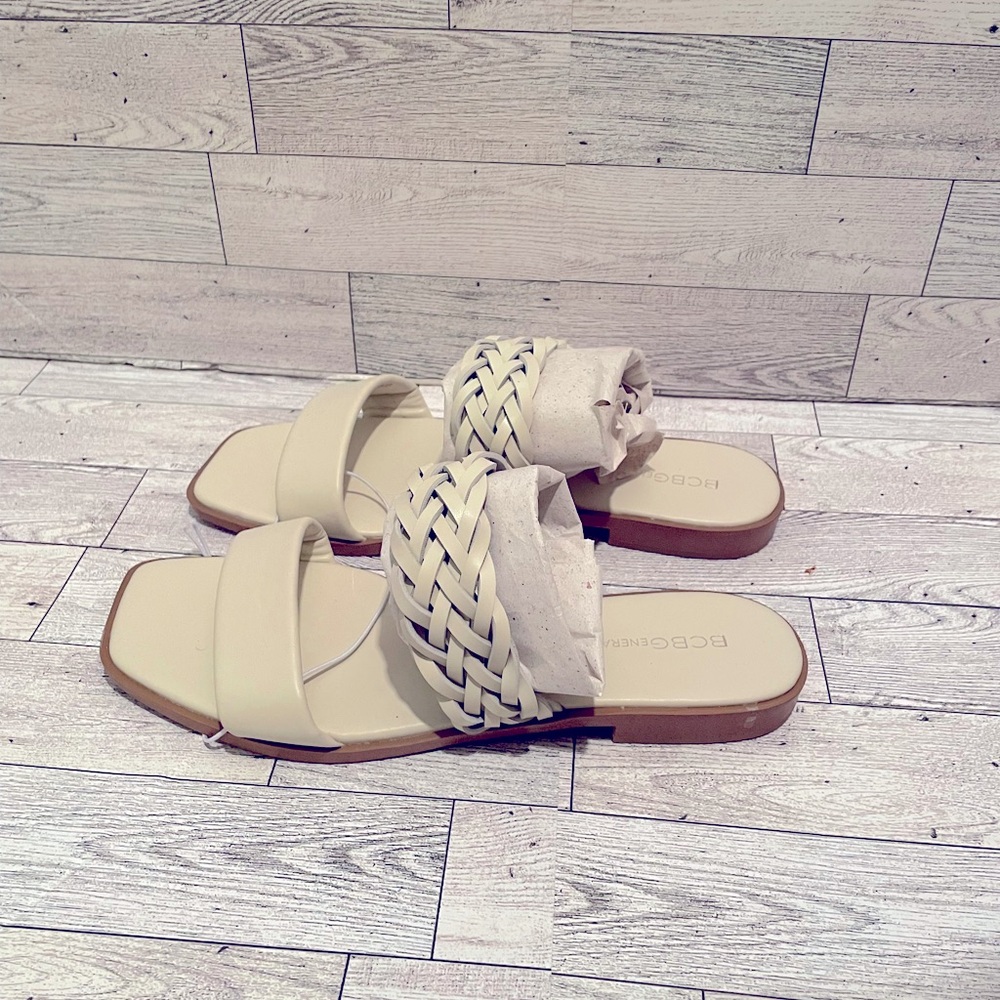 BCBGeneration Bianca White Lareda Sandal Women’s Size 8 Nwt